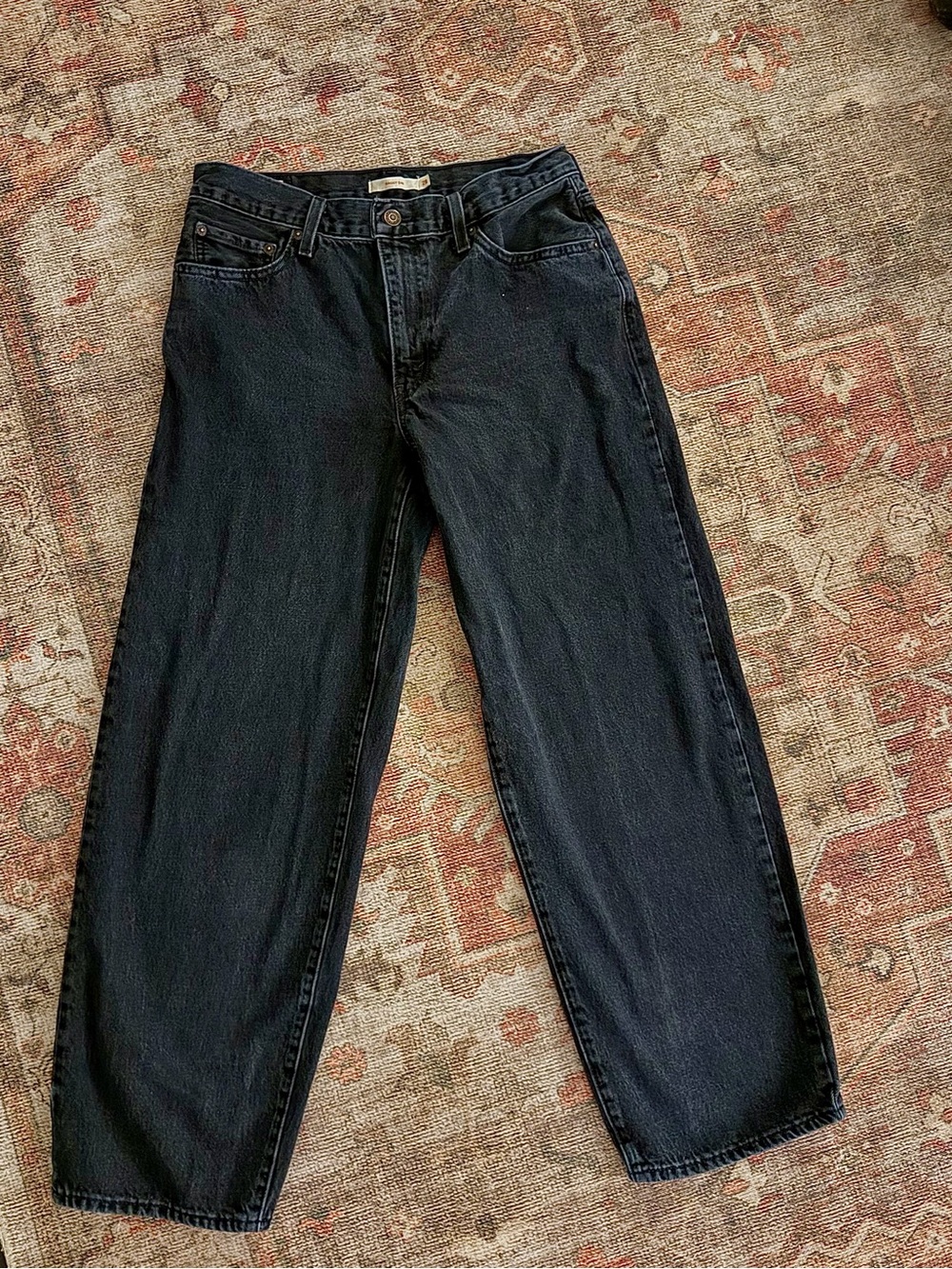 Aritzia Levi’s Baggy Dad Jeans size 28